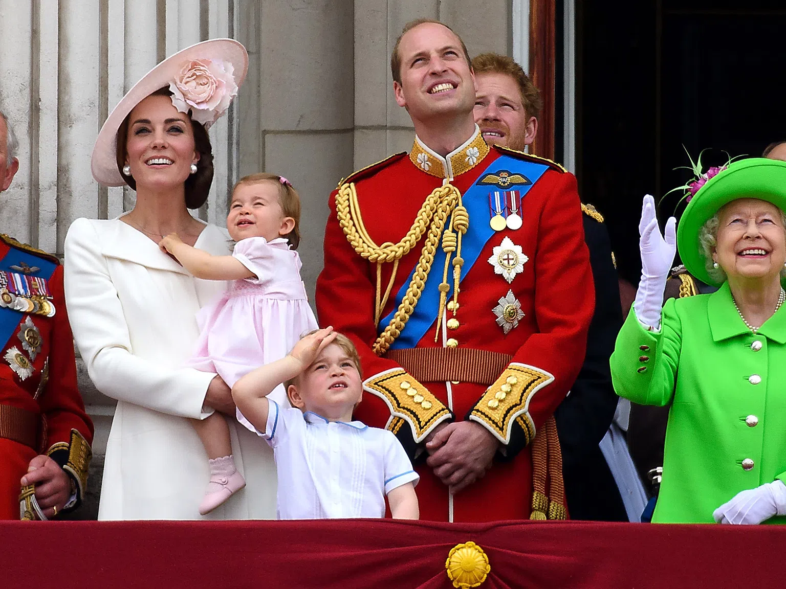 Възходът на Кейт: Херцогинята ще бъде опора на кралицата през 2022 г.