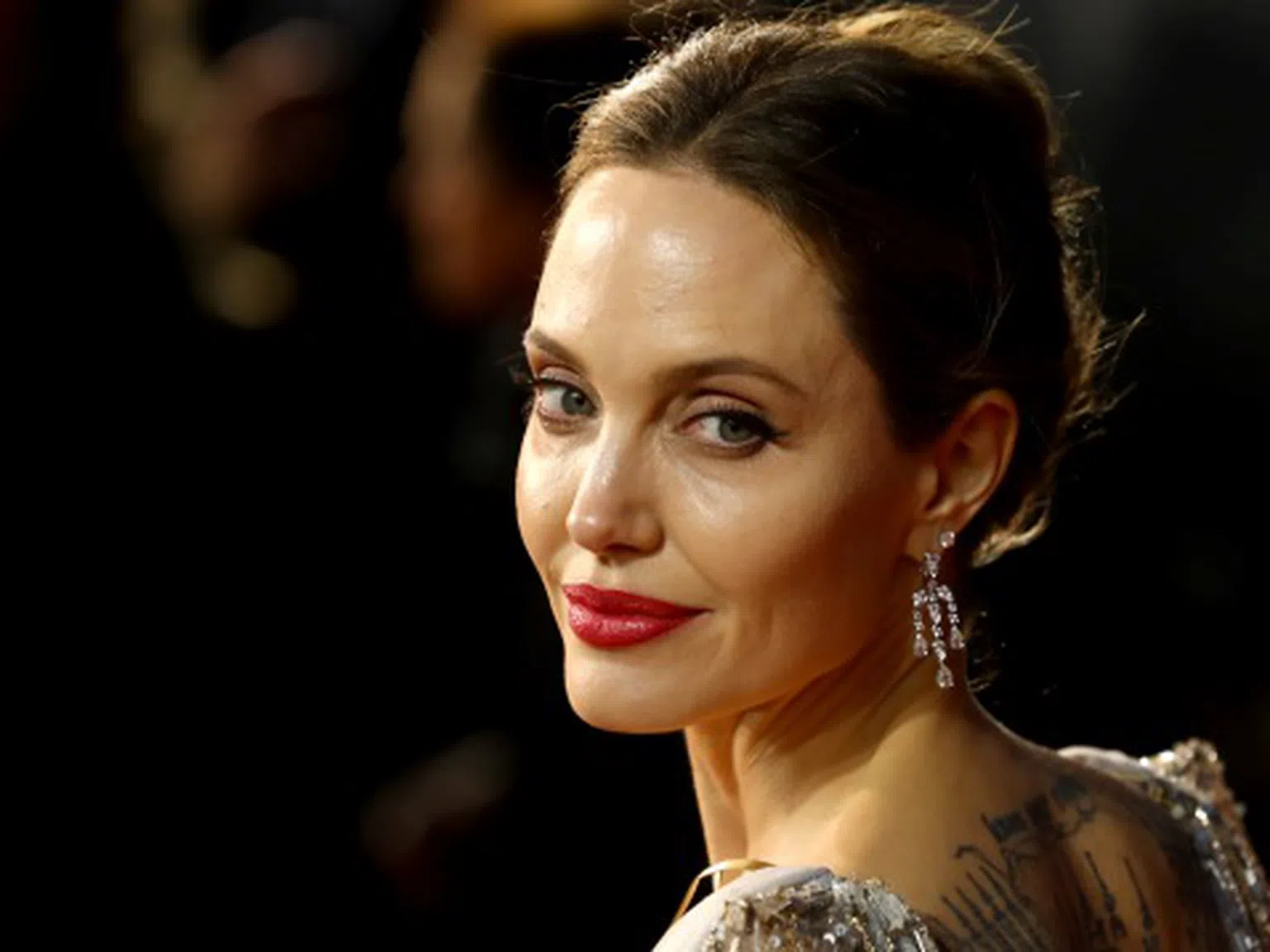 Анджелина Джоли с емоционален спомен за майка си: Смъртта ѝ ме промени страшно много
