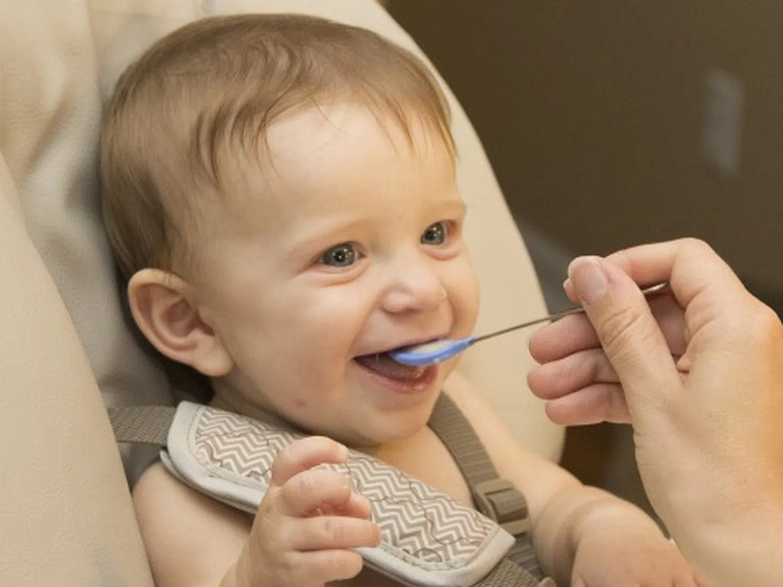 Някои неща, на които да обърнете внимание, когато избирате бебешко столче за хранене