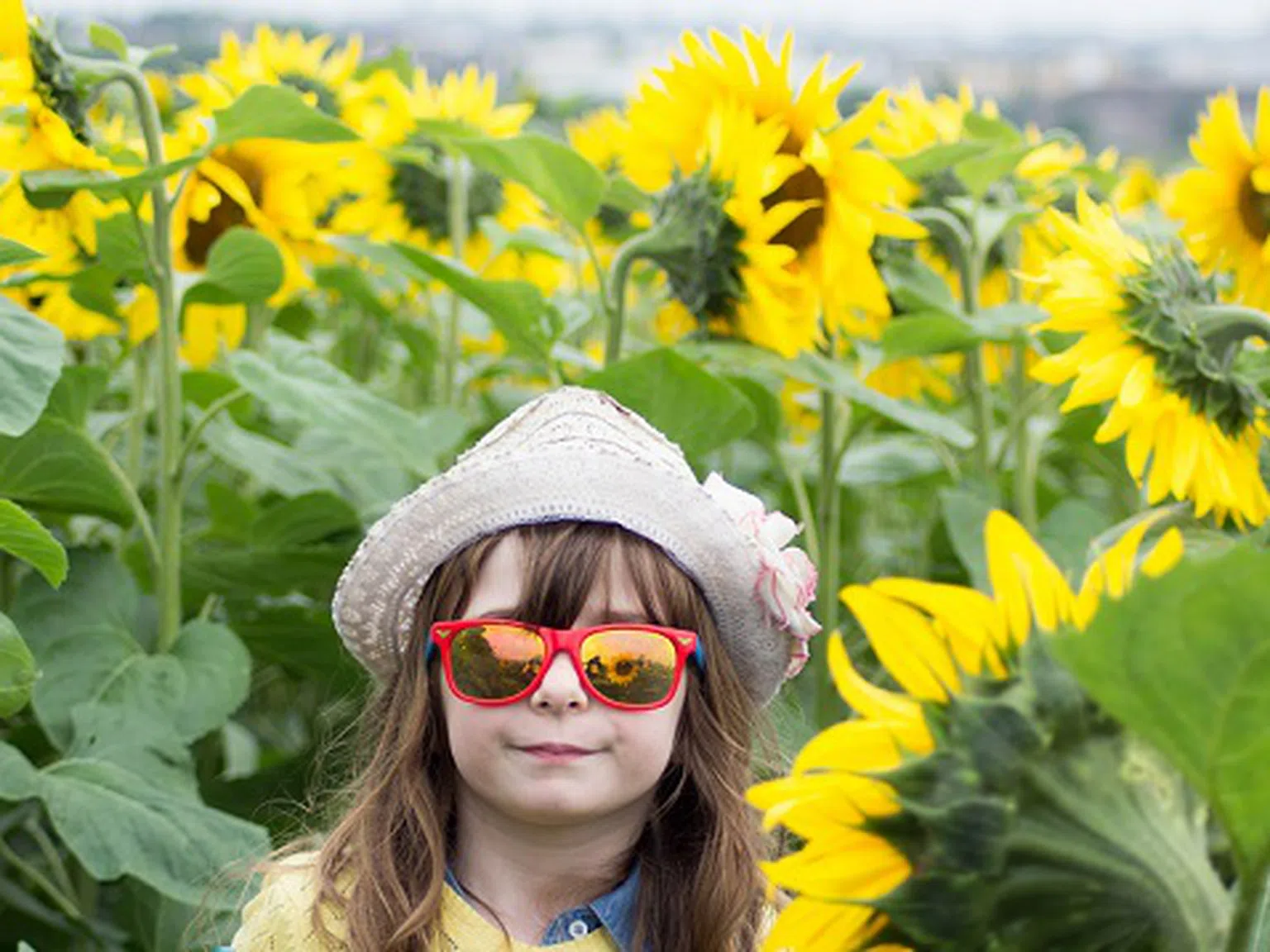 Трябва ли децата да носят слънчеви очила и защо?