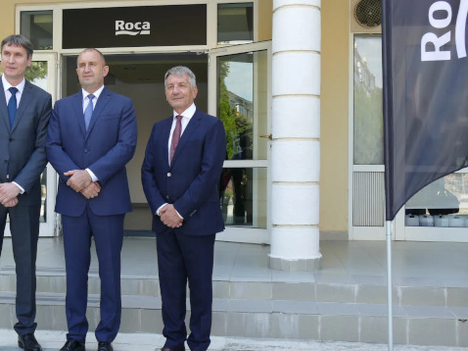 Президентът Румен Радев посети фабриката на Рока България в Каспичан