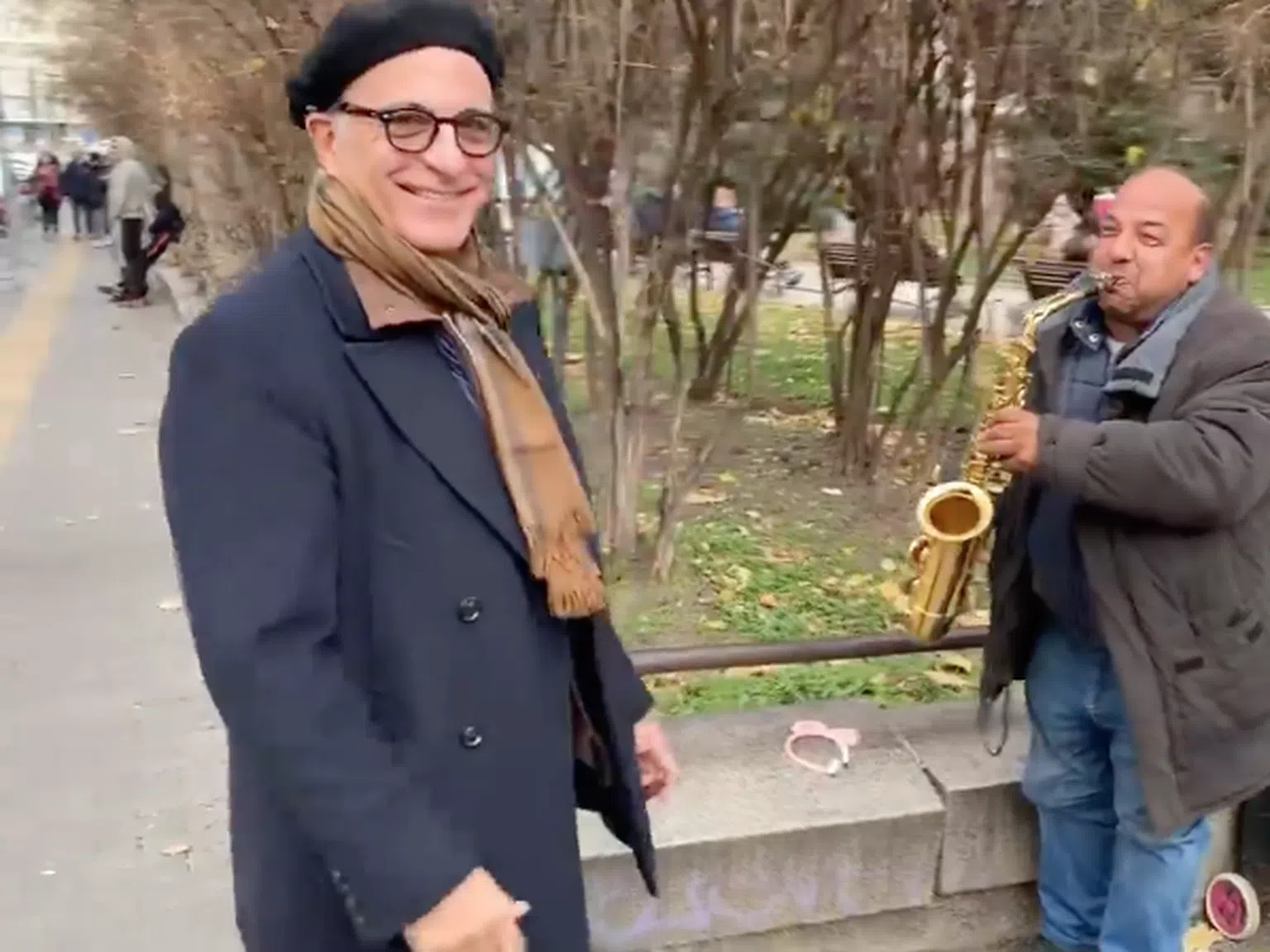 Анди Гарсия е в София, уличен музикант му изсвири култова мелодия от "Кръстникът"