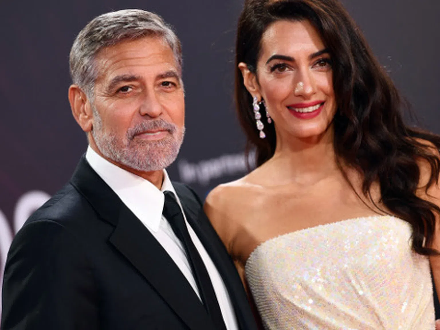 Далеч от ботокса и слънцето: Вижте тайните за красота на Амал Клуни