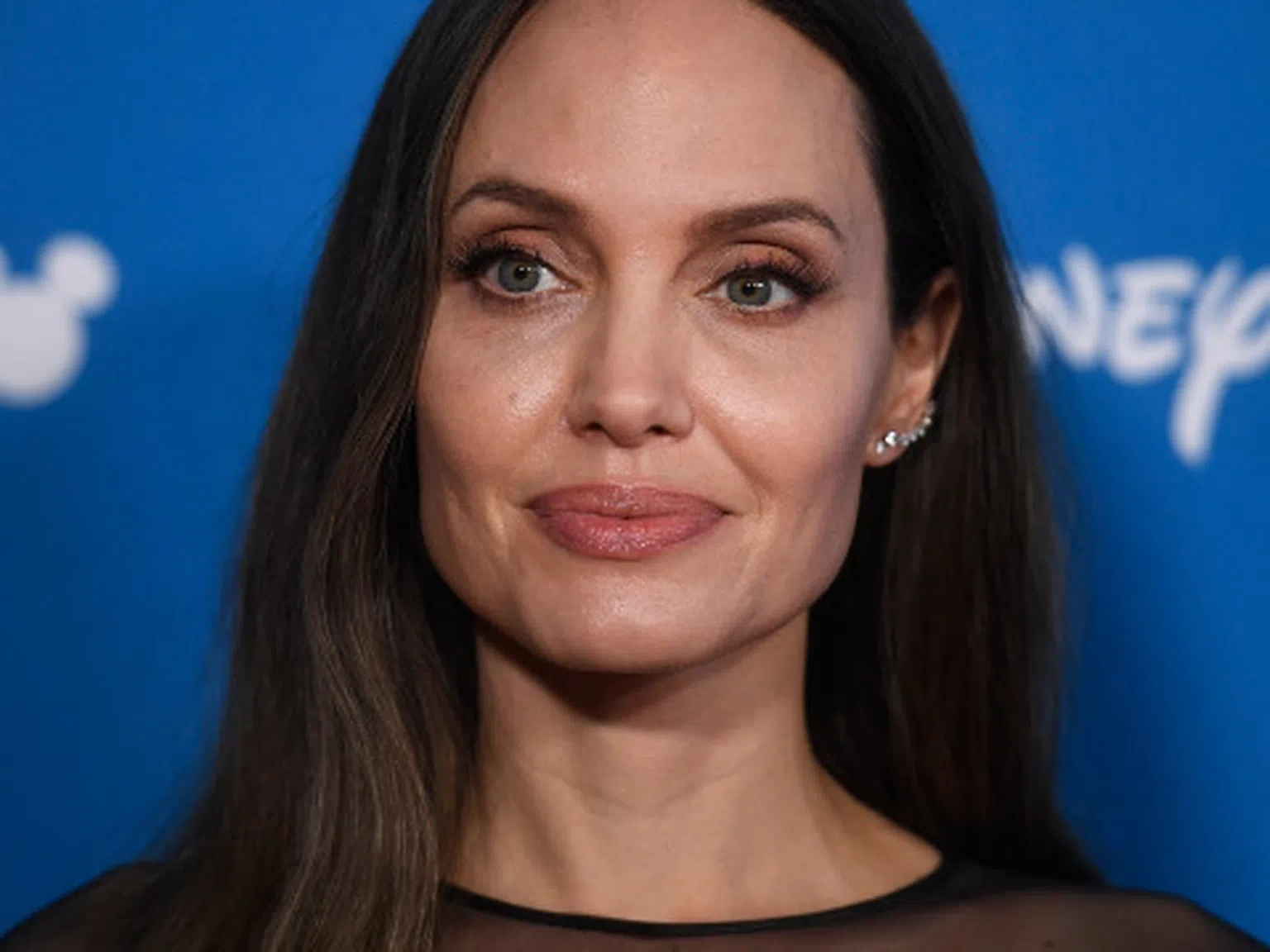 Анджелина Джоли изплашена до смърт за чернокожата си дъщеря