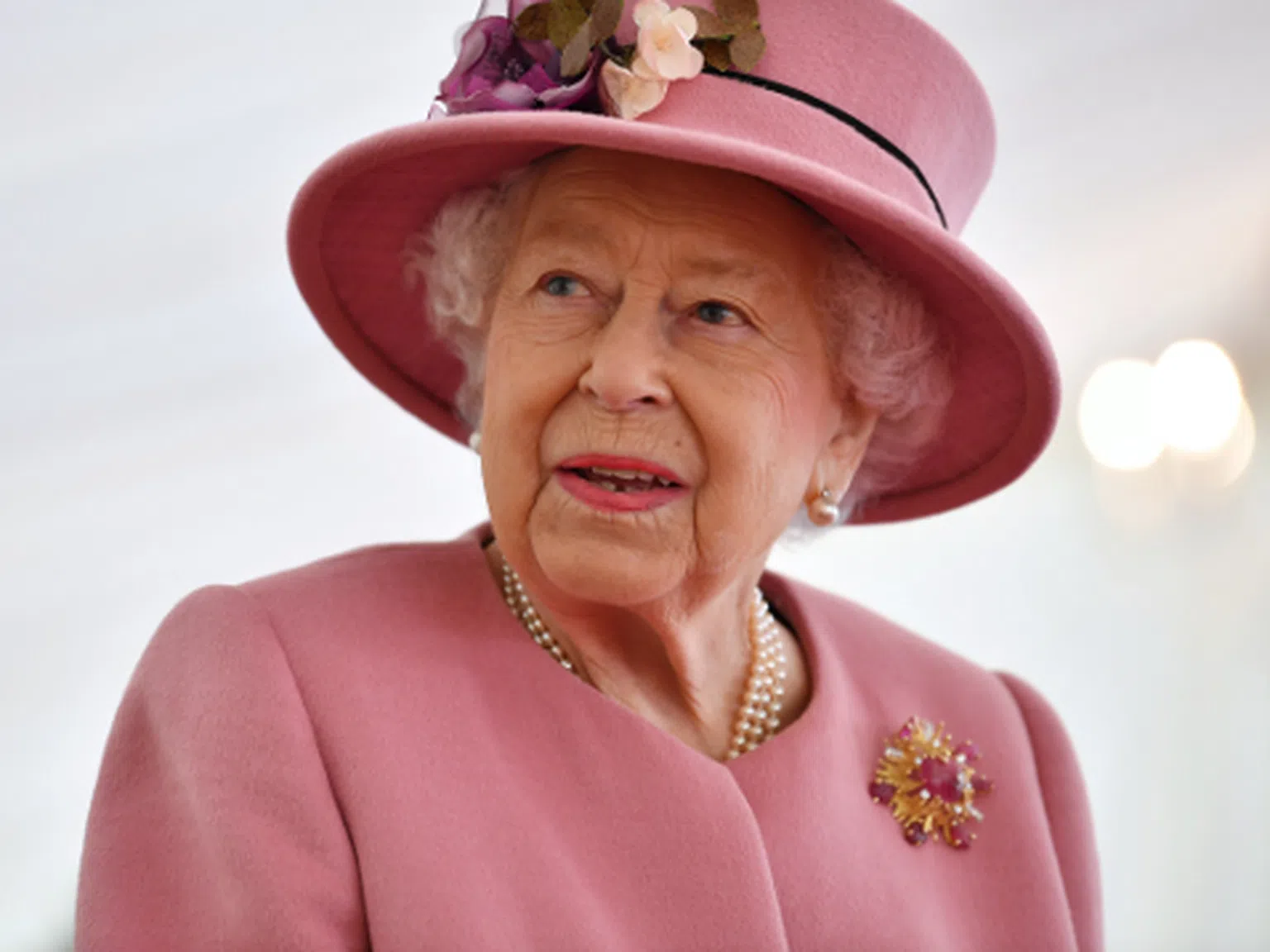Тревожни новини от кралството: Елизабет наруши вековна традиция, здравето ѝ се влошава
