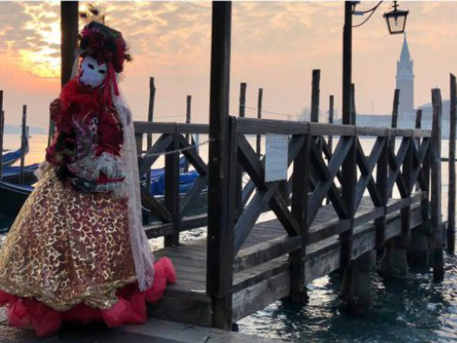 Венеция отново е карнавал, този път дигитален