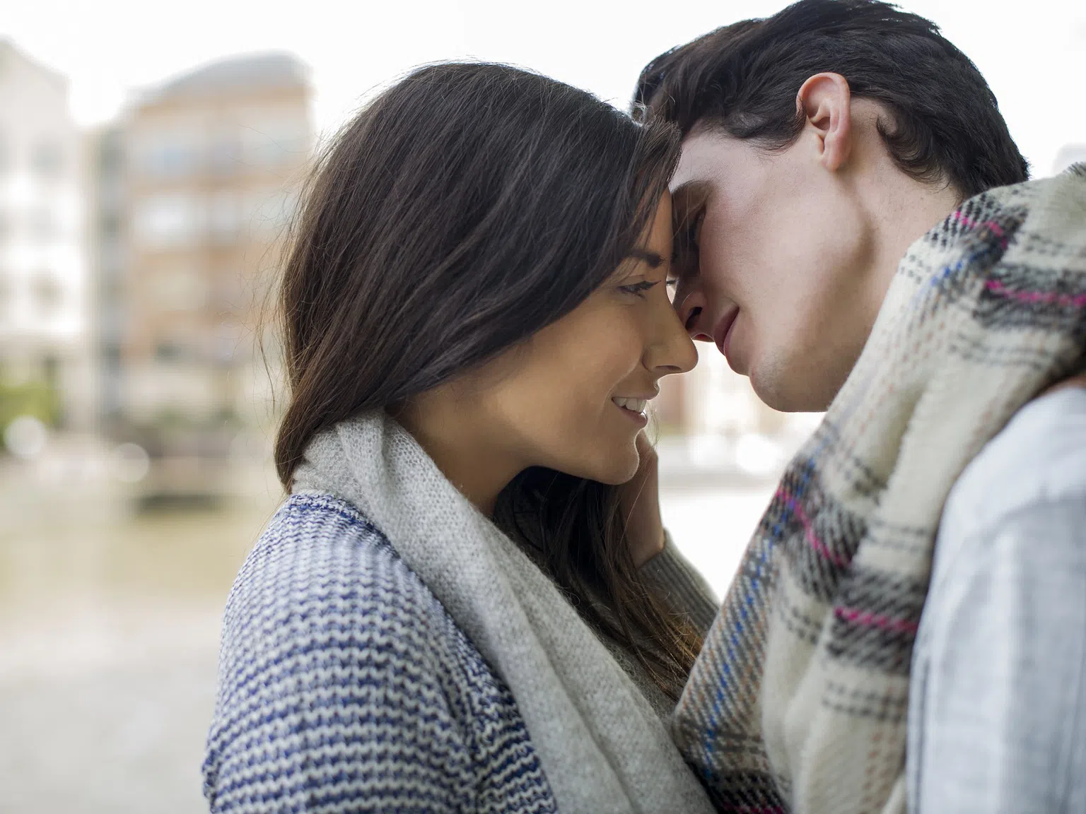 8 секунди – толкова са нужни на мъжа, за да се влюби: Как да се възползвате от тях