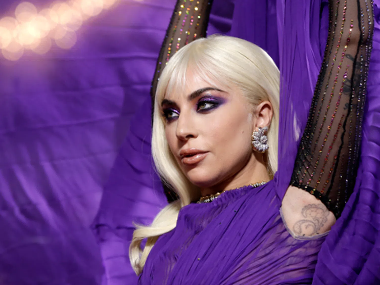 Лейди Гага отвя света на модата с тази рокля на премиерата на 'Домът на Гучи' (снимки)