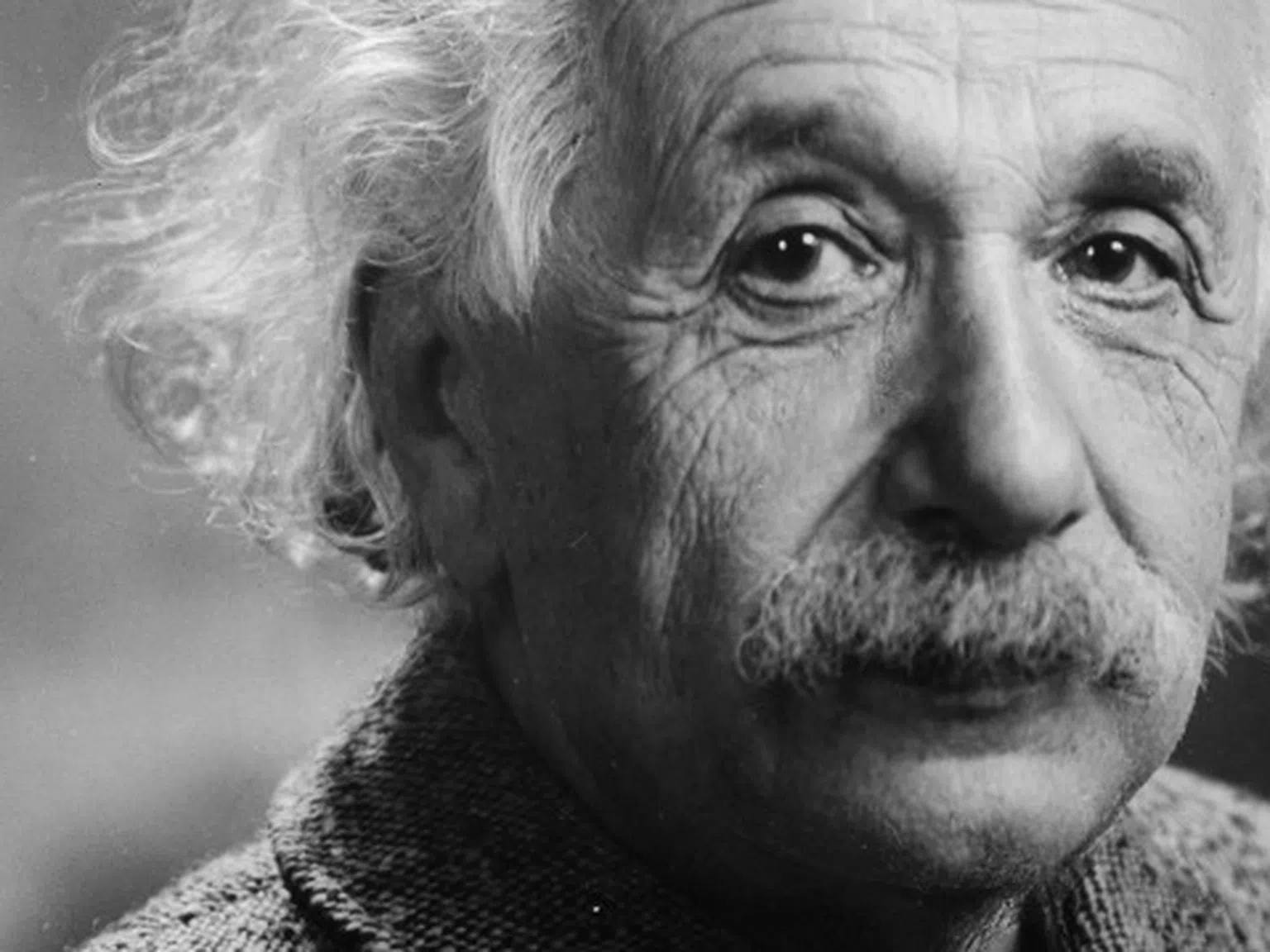Айнщайн: Лудостта е да правиш едно и също нещо отново и отново и да очакваш различен резултат