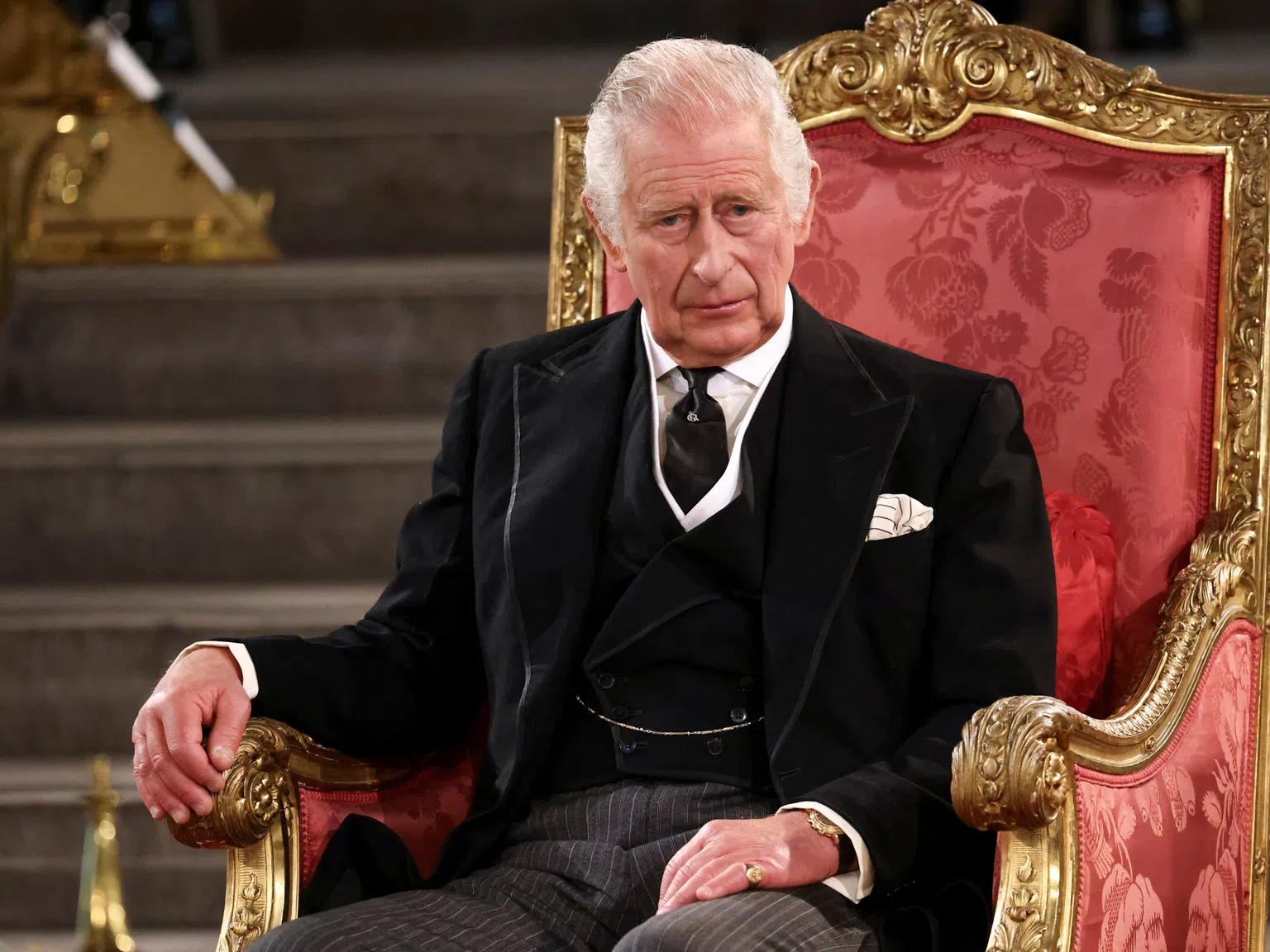 Защо бе грешка най-големият син на Елизабет II да бъде кръстен Чарлз: Прокълнатата съдба на предшествениците му с това име