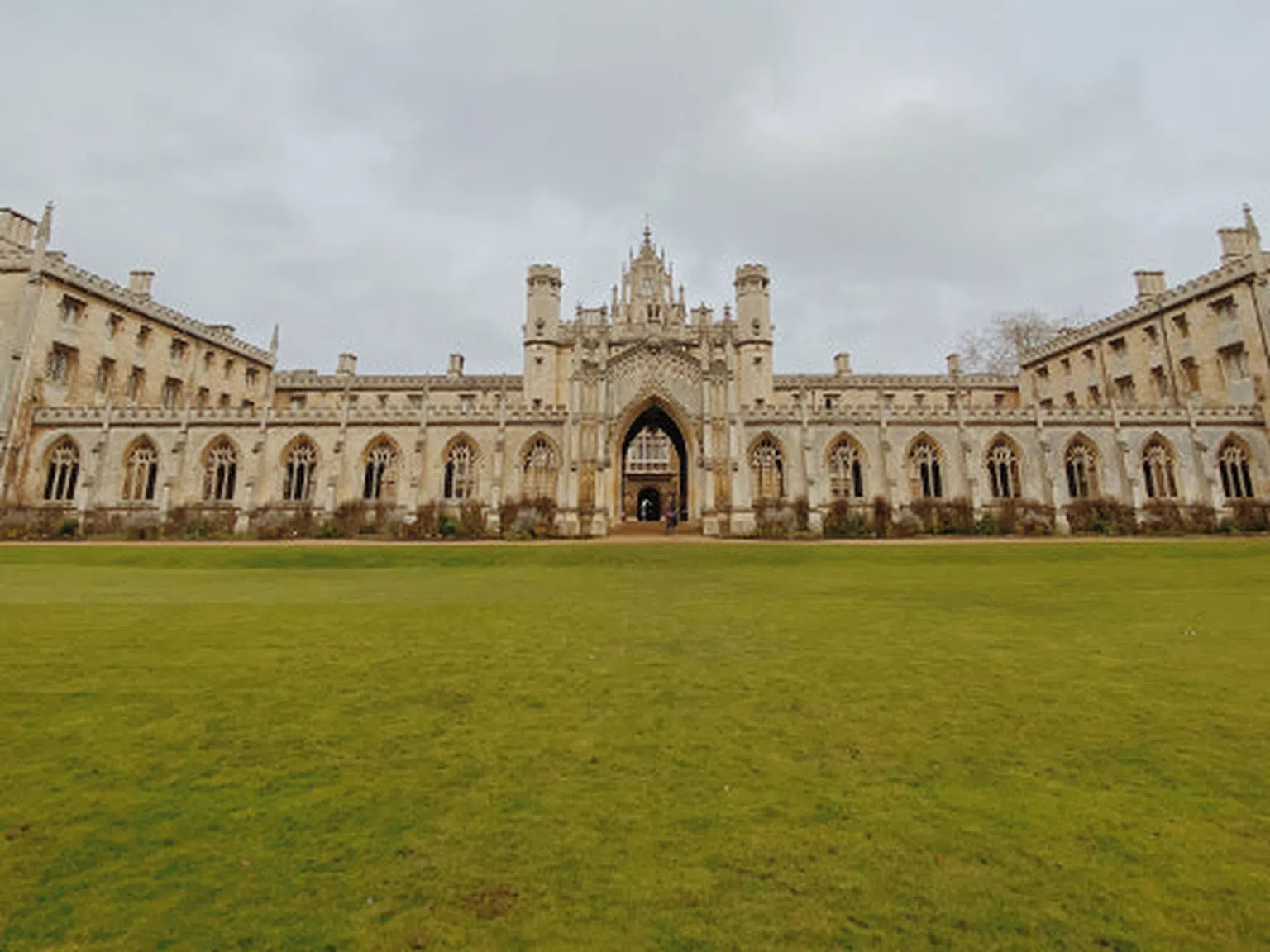 Лекциите в Кеймбриджкия университет се отлагат до 2021 г.