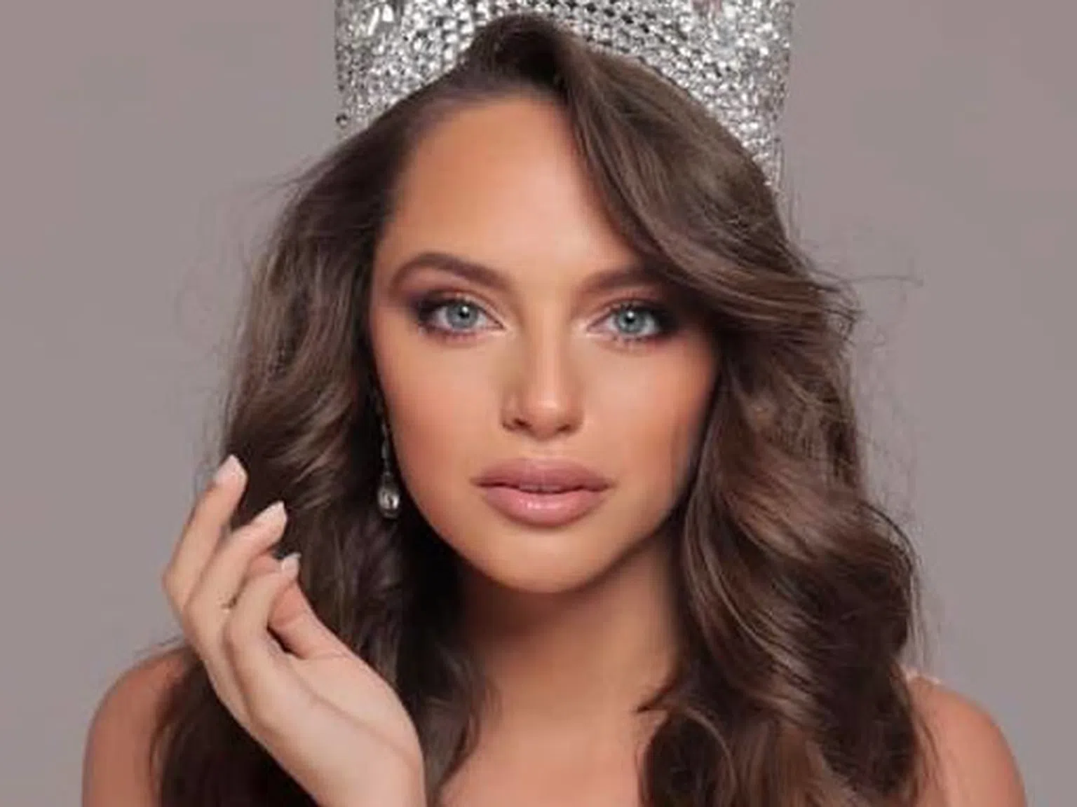 Млада актриса ще представи България на конкурса Мис Вселена