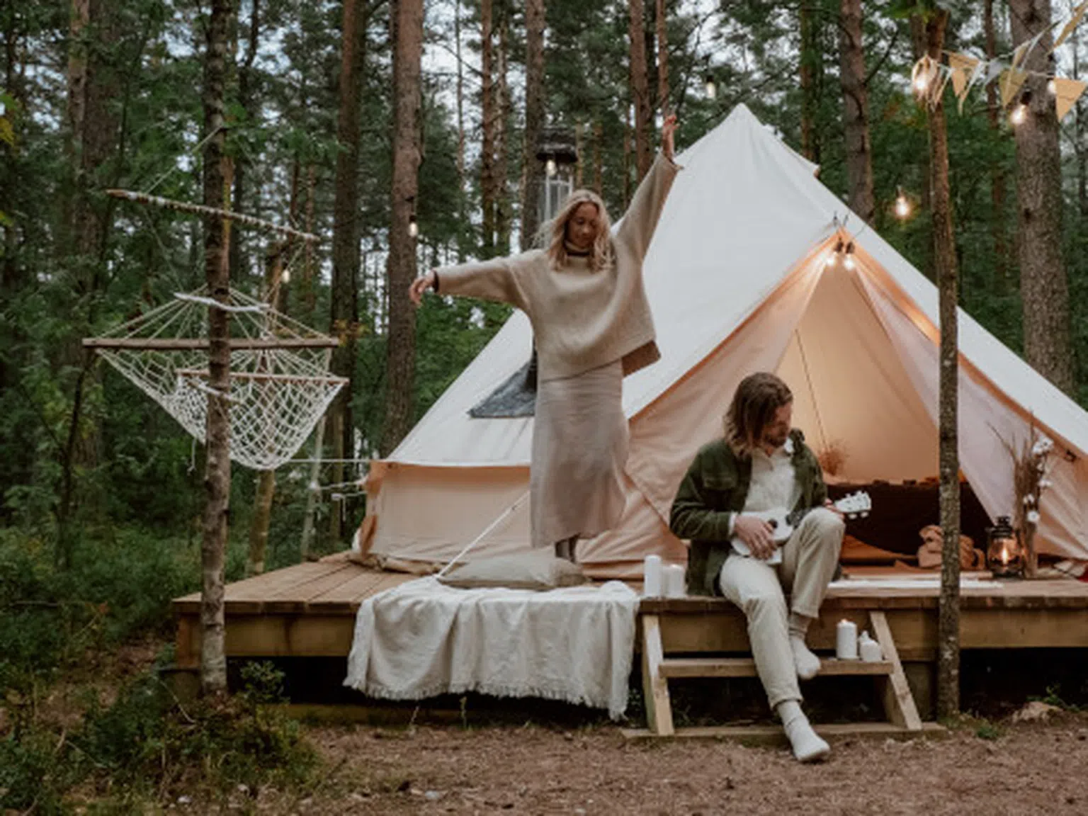 Живот извън офиса: как да оцелеем на пикник, каравана или палатка