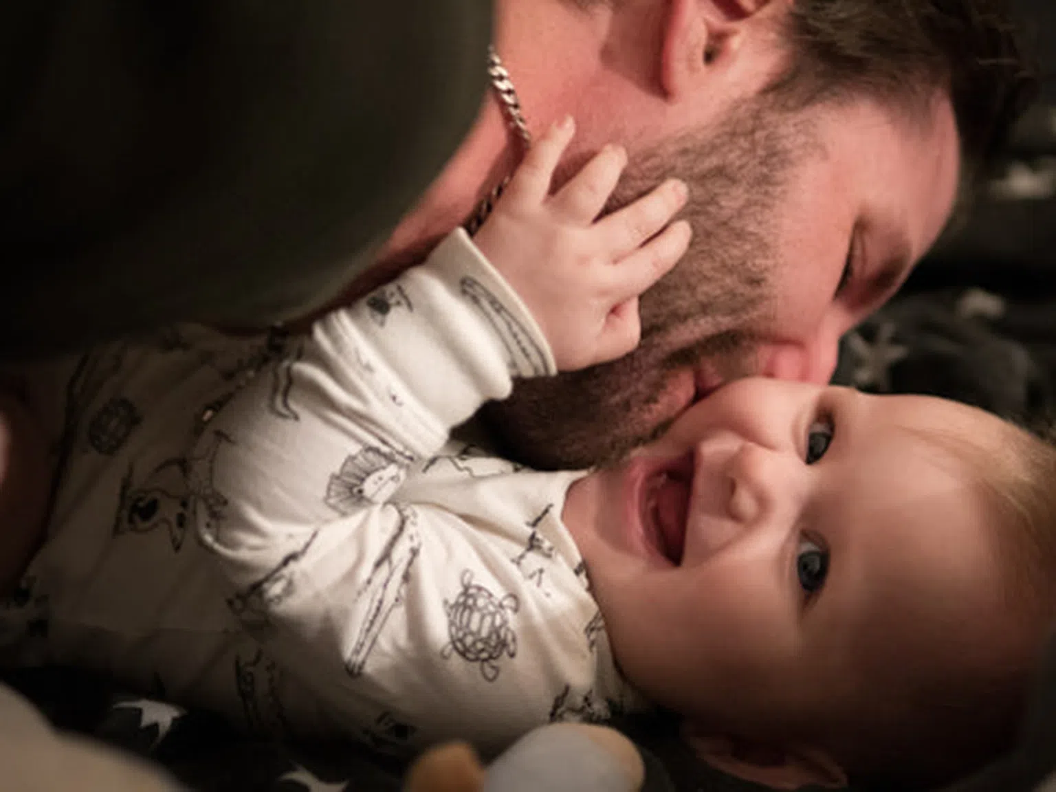 Страхотна новина за татковците: Допълнителен платен отпуск