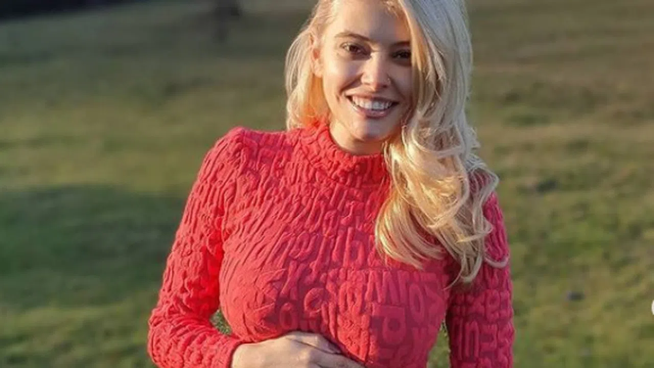 Ева Веселинова се щракна бременна на токчета Новини - woman.bg