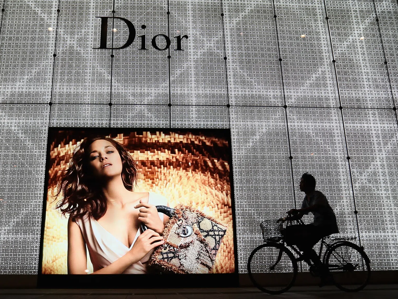 Dior в грандиозен скандал: Представи китайките като героини от хорър