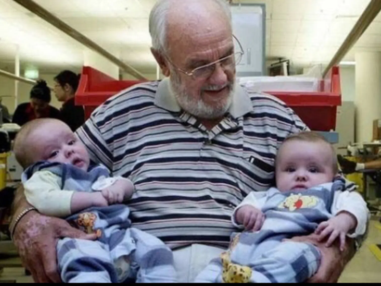 Човекът със златната кръв, който спасява живота на близо 2 милиона бебета