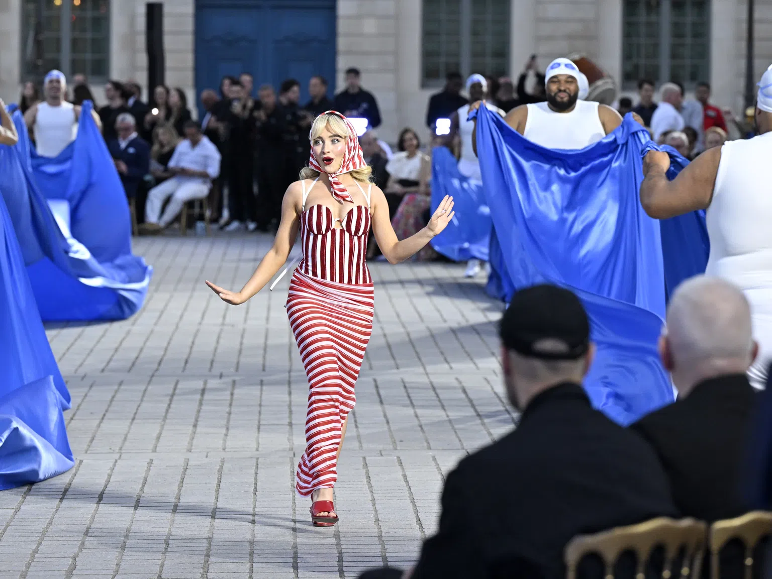 100 години френска мода на ревюто на Vogue World в Париж