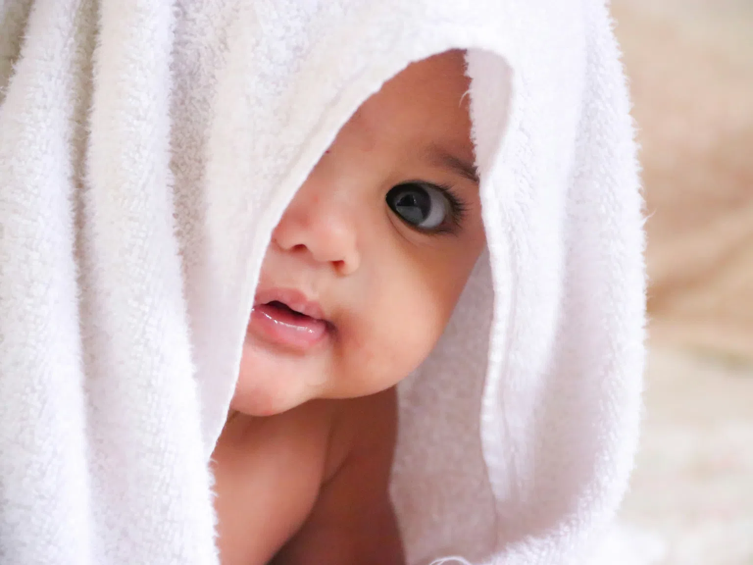 Хигиена на новороденото бебе: Как мама да се грижи правилно за кърмачето