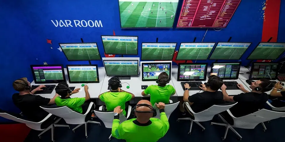 VAR no Futebol: O Que é, Como Surgiu e a Evolução da Arbitragem