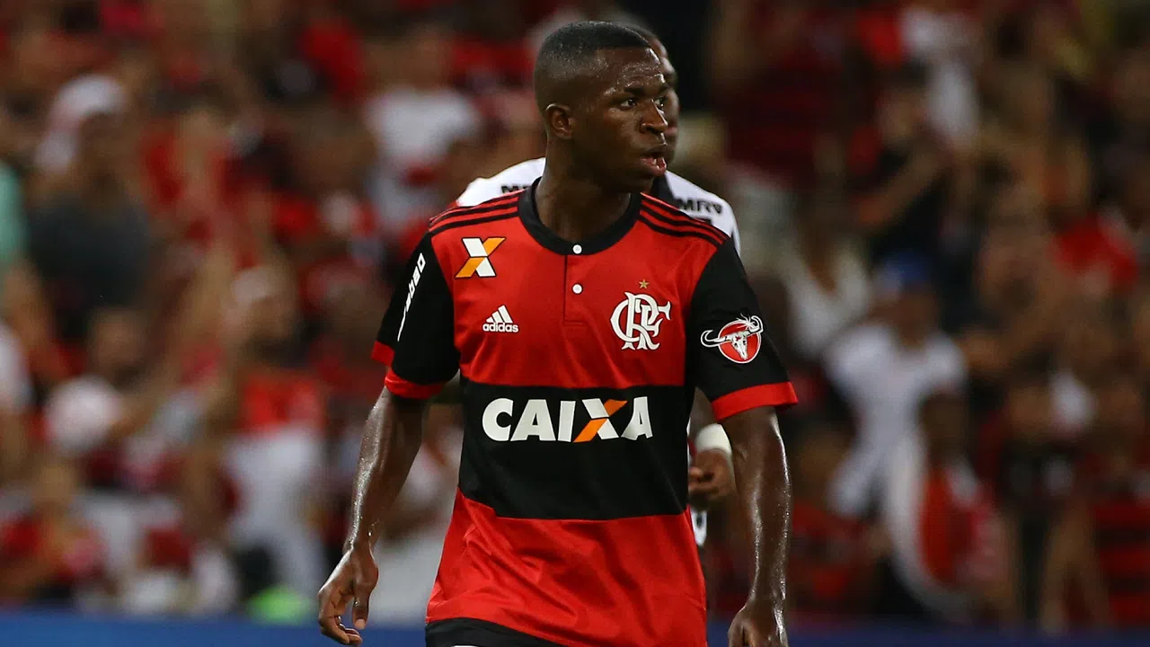 Em 2010, aos 10 anos, Vinícius Júnior ingressou nas categorias de base do Flamengo, um dos clubes mais tradicionais do Brasil.