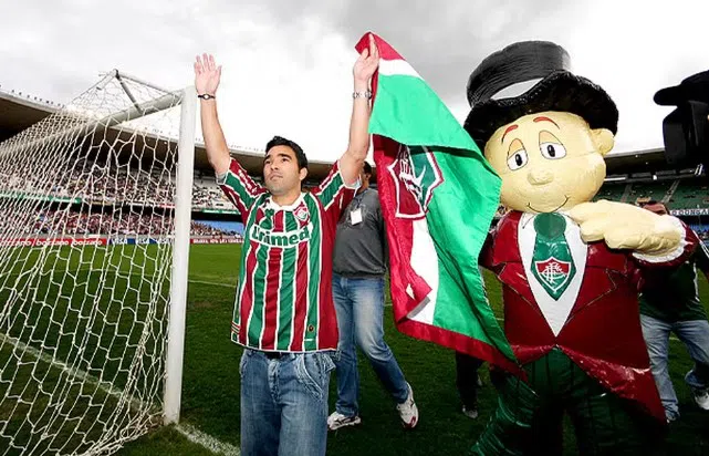 Cartola e Seu Charme: A Jornada do Elegante Mascote do Fluminense