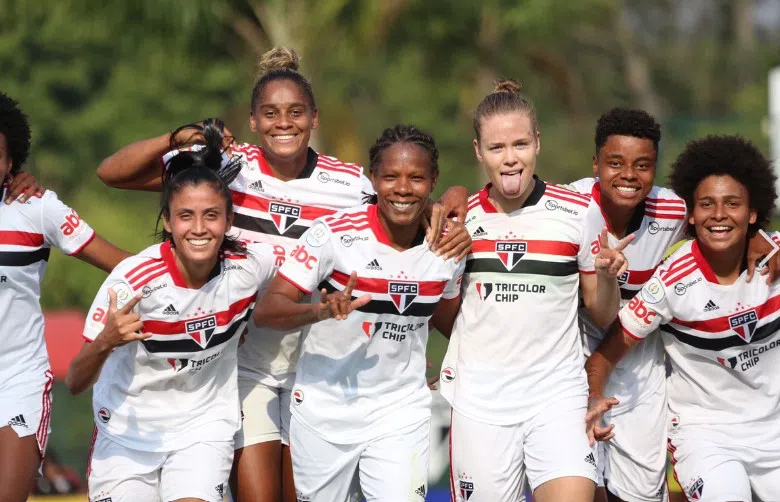 Formiga atuando pelo São Paulo.