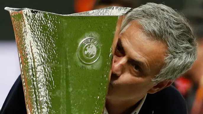 O Legado de José Mourinho: Revisitando Suas Conquistas e Controvérsias