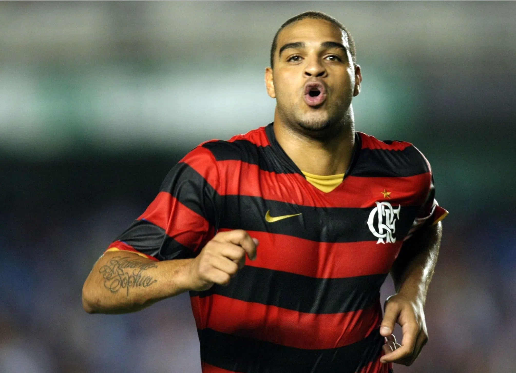 No Flamengo, Adriano imperador se destacou como um jovem prodígio.