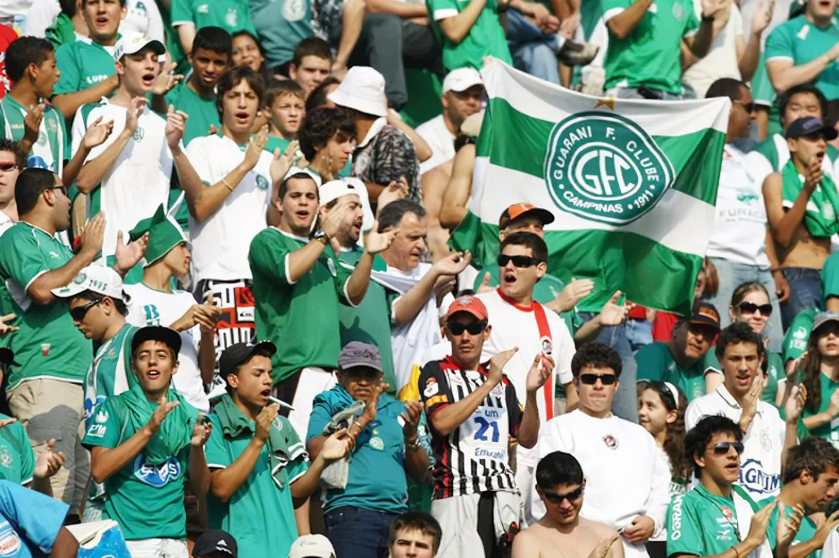 A torcida do Guarani Futebol Clube, a Torcida Bugrina, é uma das mais leais e orgulhosas do Brasil.