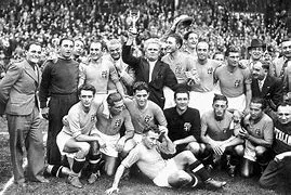 Itália conquistou a Copa do Mundo 1938 alcançando o inédito Bicampeonato Mundial.