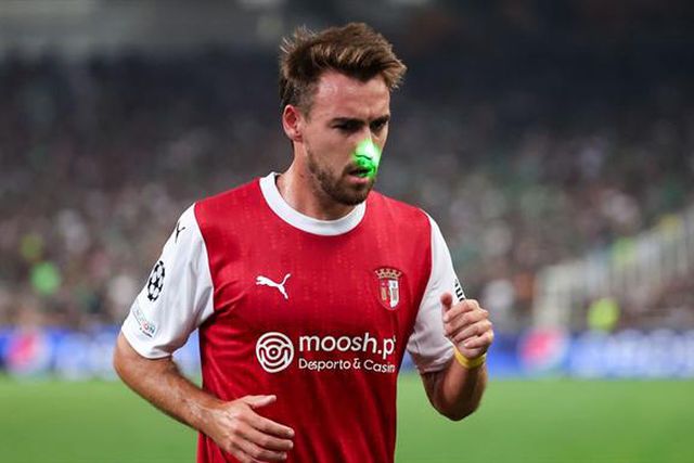 «O meu avô faz 88 anos, vai poder ver os netos juntos a jogar a Champions!»