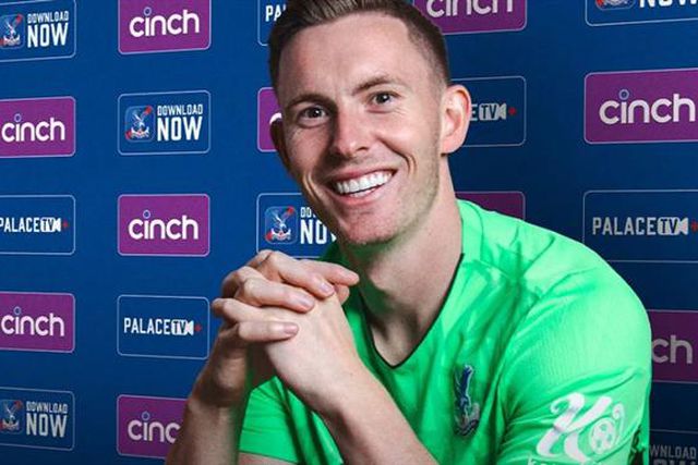 Oficial: guarda-redes deixa Manchester United e é reforço