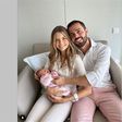 Bernardo Silva apresenta a filha Carlota
