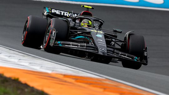 Hamilton até 2025 na Mercedes
