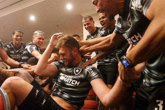 Guarda-redes de Bruno Lage rende lesionado Bento no ‘escrete’: a reação dos colegas (vídeo)