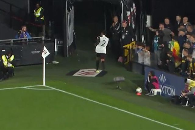 Defesa foi ao balneário trocar de chuteira e quando voltou tinha sofrido empate (vídeo)