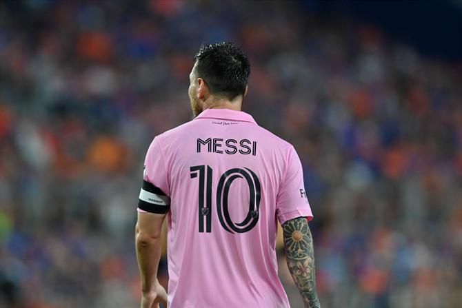 EUA: Messi dá lucro até para adversários; clube rival usará fama do craque  para se promover - Folha PE