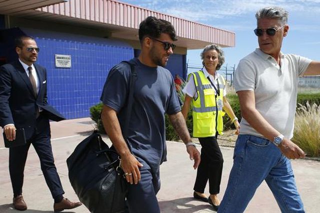 Juan Bernat já está em Portugal