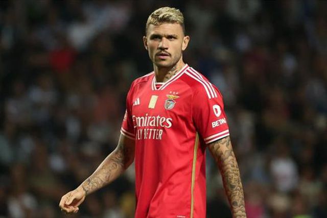 Não, não e não! Águias rejeitaram todas as ofertas por Morato