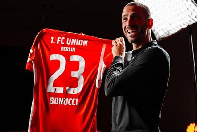 Oficial: Bonucci tem novo clube e vai defrontar SC Braga na Champions