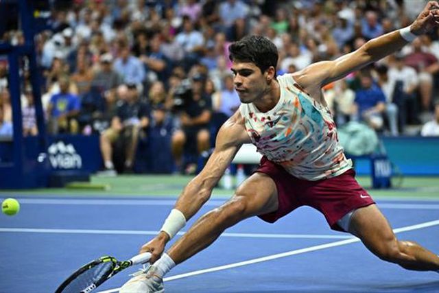 US Open: Alcaraz beneficia de desistência para passar à 2.ª ronda
