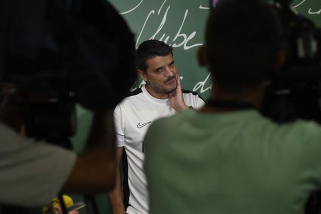 «O Benfica é que é o grande favorito, pelo menos por tudo o que tenho lido...»