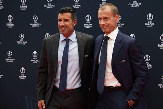 Momento marcante e... caricato entre Figo e presidente da UEFA