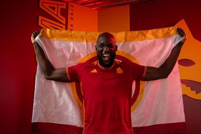 Oficial: Lukaku é reforço para Mourinho!