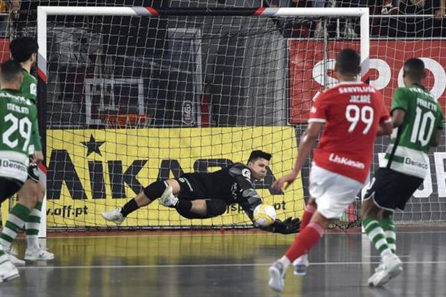 FPF anuncia introdução do VAR (e estreia será no Sporting-Benfica)