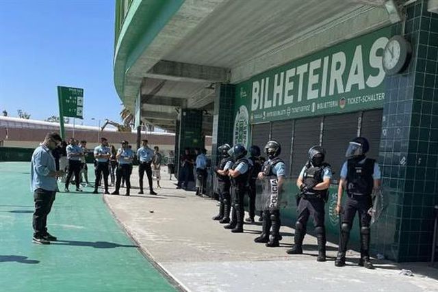 Bilhetes para o SC Braga: até a polícia foi chamada a Alvalade!
