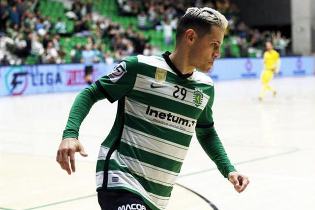 Merlim não aprova VAR: «Já nos tiraram uma Champions...»