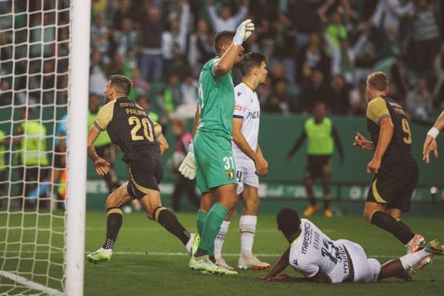 Paulinho de pé quente, Pote ainda não aqueceu