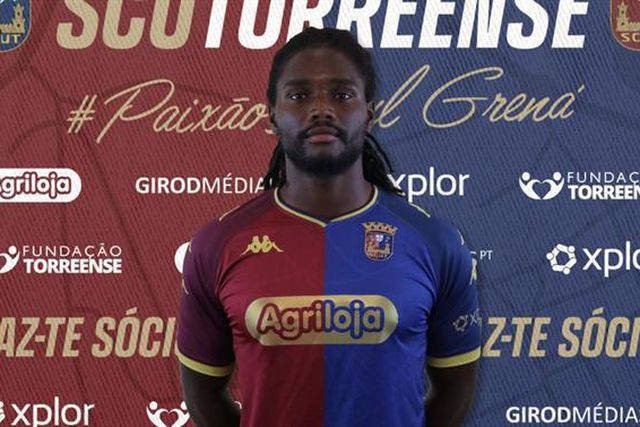 Oficial: David Tavares emprestado pelo Famalicão